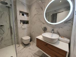 Apartment Grey and Candy