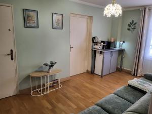 Maison dhôte Spacieuse - 1er étage tout équipé - chambre 1 sur 2 - 1 chance sur 2 dêtre tout seul
