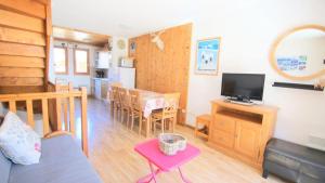 Résidence Parc Aux Etoiles - CH25PAE - CHALET TRIPLEX 3 CHAMBRES, TERRASSE ET BALCON MAE-2204