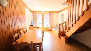 Résidence Parc Aux Etoiles - CH18PAE - CHALET DUPLEX 2 CHAMBRES, TERRASSE ET BALCON MAE-2404