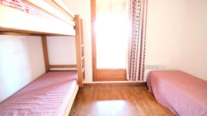 Résidence Parc Aux Etoiles - CH18PAE - CHALET DUPLEX 2 CHAMBRES, TERRASSE ET BALCON MAE-2404