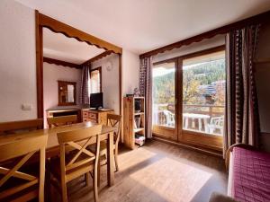 Résidence Parc Aux Etoiles - C210PAE - APPARTEMENT 2 CHAMBRES AVEC BALCON MAE-8234