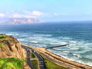Ocean Breeze & City Vibes Luxury Stay in Lima