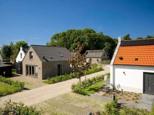 Modern Dune Retreat with Garden