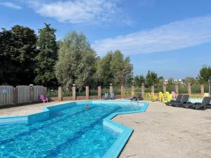 Modern Dune Retreat with Garden