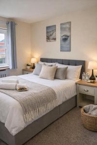 Sleeps8-FamilyFriendly-FreeParking-30MinToHeathrow