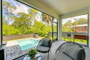 3 Mi to Naples Beach: Chic Group Getaway w Pools!