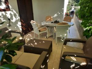 Apartman Helena 2 Prostrani apartman s 2 spavaće sobe,2 kupaonice ,terasa i parking