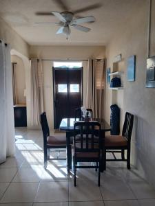 Cozy Suite, Wifi, Ac in Bedroom & 1 Minute Walk to West Coast Beach!
