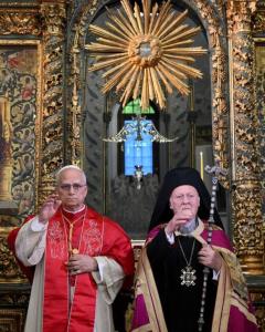 Newly-renovated apartment 3-BR, LR, 2 AC