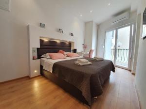 Apartment Grey and Candy