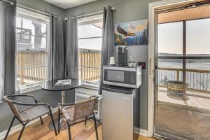 Prime Lake of the Ozarks Location! Apt Home Base