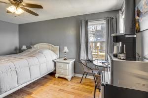 Prime Lake of the Ozarks Location! Apt Home Base