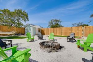 100 Ft to Shore! PCB Home w Outdoor Entertainment