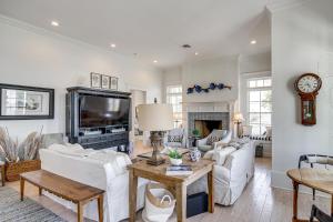 On the Beach + Gulf: Luxe Pass Christian Escape