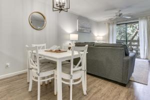 Folly Tides HHI Condo with Beach, Pools and Tennis!