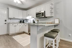 Folly Tides HHI Condo with Beach, Pools and Tennis!