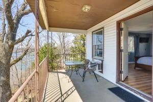 Stay on the Strip! Lake Ozark Gem with Pool Access