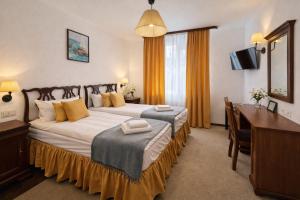 Gusarskiy Hotel and Apartment