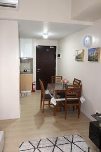 81 Newport Blvd Studio Across from T3 Newport Near World Resorts