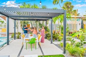 Waterfront Heated pool Lime Key Three