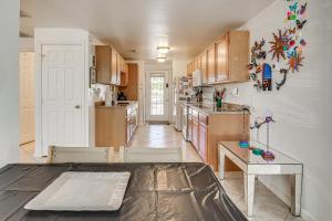 Shop and Dine! Getaway 3 Mi to Old Town Scottsdale