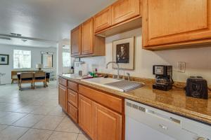 Shop and Dine! Getaway 3 Mi to Old Town Scottsdale