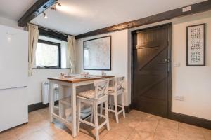 2 Bed in Castleton oc-h36308