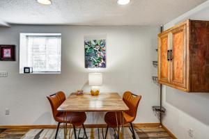 3 Mi to Stadiums and Dtwn Seattle Solo Hideaway