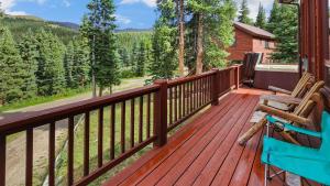 3BR Mountain Retreat with Hot Tub
