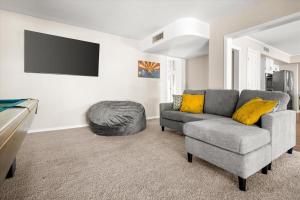 Sleeps Large Groups Heated PoolSpaGame Room