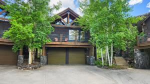 4BR Apres Ski & Golf Retreat with Hot Tub!