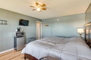 Bagnell Strip Adventure Hub with Patio and Lake Views