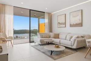 Luxury Apartment with Sea Views in Higuerón