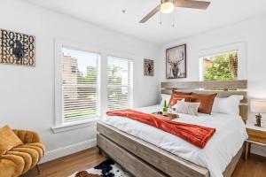 Country Themed Houston Apartment