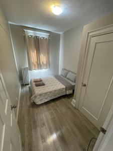 FIFA WORLD CUP 5 PEOPLE STAY APARTMENT-Free Wifi-One Stop to BMO FIELD