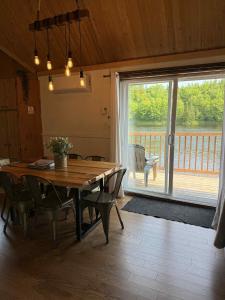 Chalet au bord de leau avec spa privé - Mauricie - Portneuf - Québec