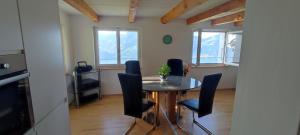 4 Personen, Panorama-Seesicht, Balkon, Gartensitzplatz