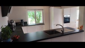 4 Personen, Panorama-Seesicht, Balkon, Gartensitzplatz