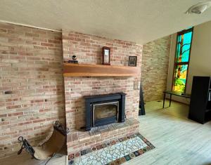Falling Timber- A Frank Lloyd Wright Inspired Staycation