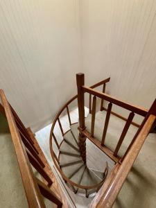 Falling Timber- A Frank Lloyd Wright Inspired Staycation