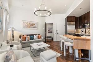 Center of Aspen 1 BR - AC Sundeck Hot-Tub 208