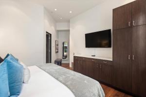 Center of Aspen 1 BR - AC Sundeck Hot-Tub 208