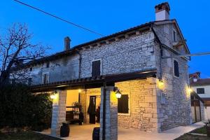Holiday home with hot tub Belavici, Marcana - 24884