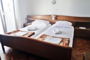 Apartments for families with children Starigrad, Paklenica - 25484