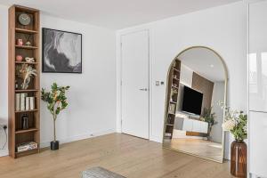 Canary Wharf Luxury 3BR Skyline Residence