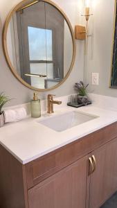 The Iron Bridge on Victoria Park - 1 Bed 1 Bath