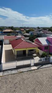 3 quartos 3 camas de casal, piscina, 450 do mar venha com sua família desfrutar