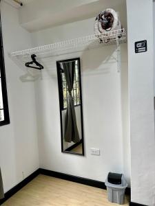 Habitación cerca al aeropuerto en apartamento compartido