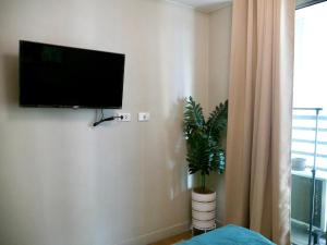One Bedroom Unit for 3 - Salcedo Square near Trident